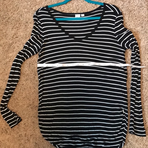 ❄️4 for $10❄️ Women’s Gap light weight layering top size XS - Picture 6 of 7